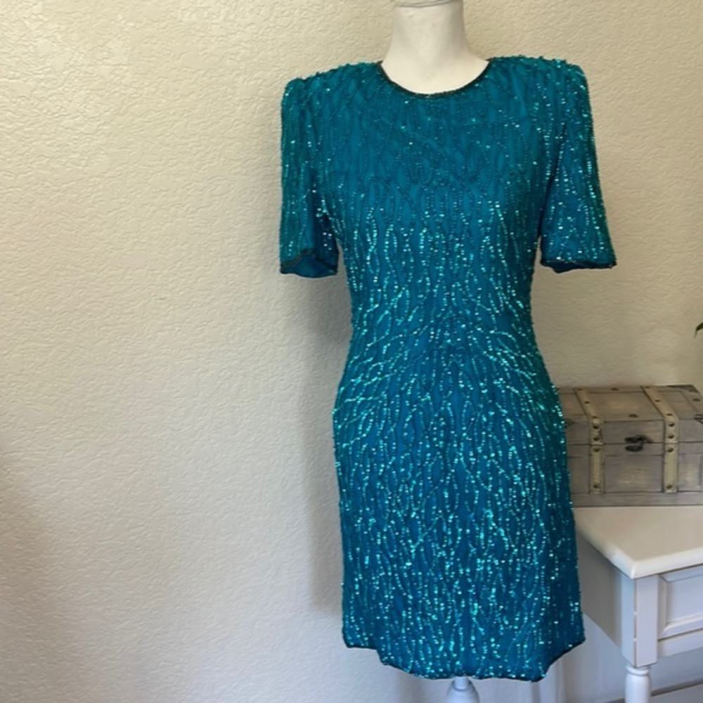 VINTAGE TEAL SEQUIN SPARKLY SHIFT DRESS. Size 6‎